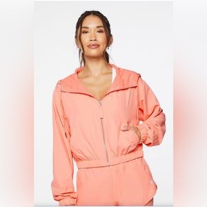 Active Hooded Windbreaker Jacket 🏃🏻‍♀️ 🏃🏻‍♀️🏃🏻‍♀️